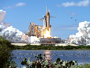 スペースシャトル打ち上げ